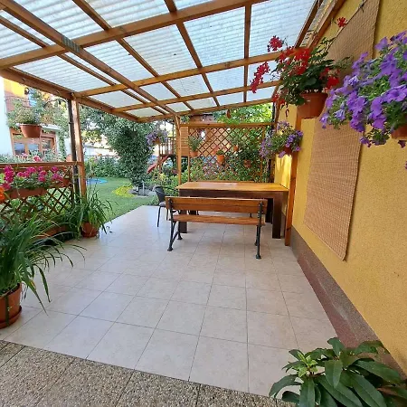 Emides Homestay *